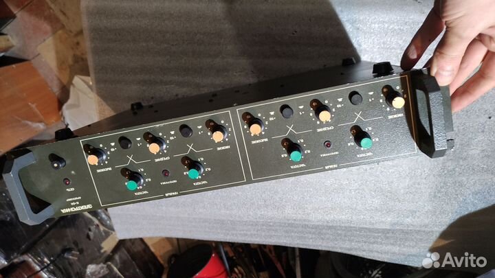 Активный кроссовер Электроника к-04