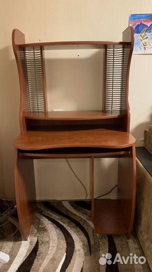 Компьютерный стол