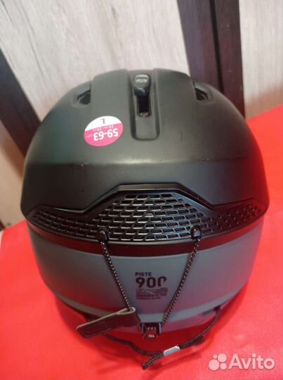 Горнолыжный шлем