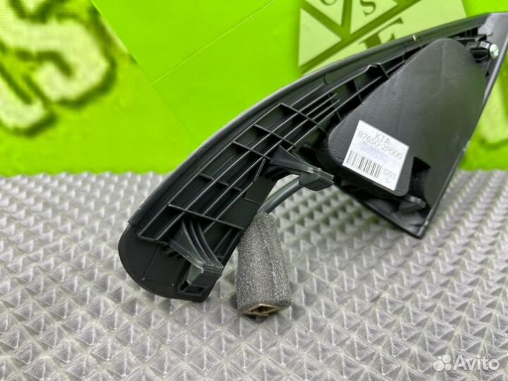 Накладка двери левая Kia Sorento 2 XM D4HB 2.2