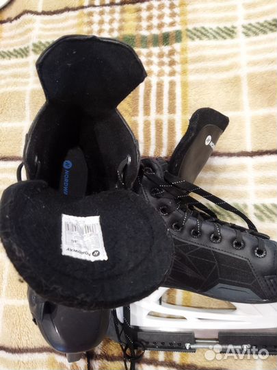 Коньки хоккейные