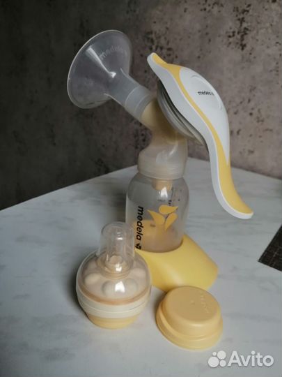 Молокоотсос medela ручной