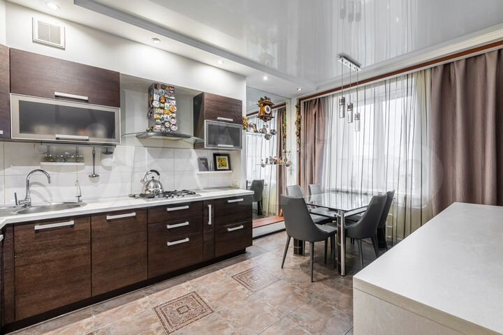 4-к. квартира, 126,5 м², 8/10 эт.