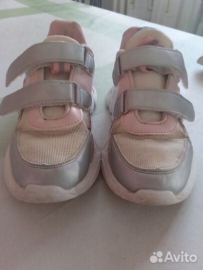Кроссовки для девочки