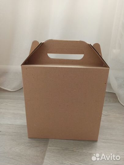 Кортонная Коробка подарочная с логотипом