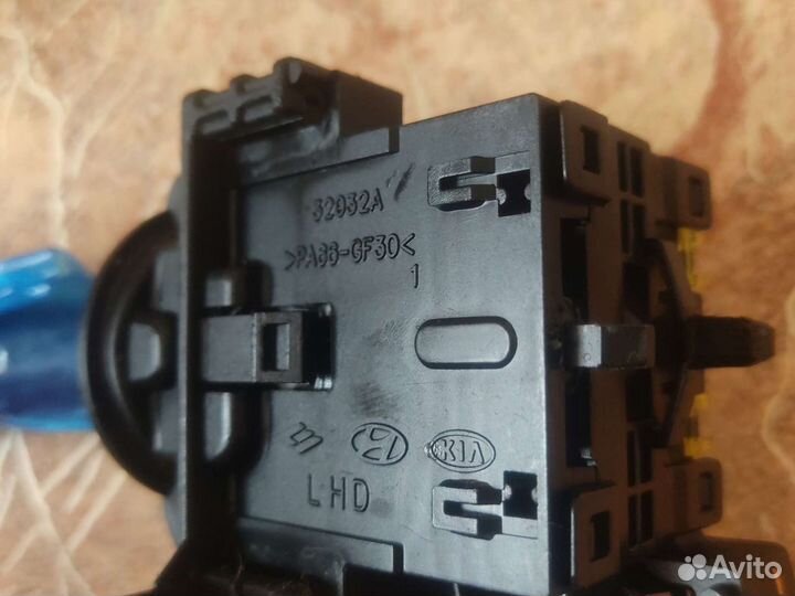 Переключатель поворотов подрулевой Getz Hyundai