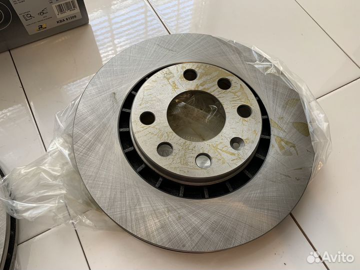 Тормозные диски перед Opel Vectra B Astra Ascona