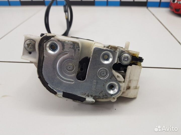 Замок двери задний левый