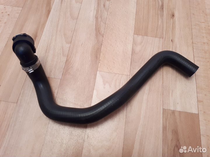 Патрубок охлаждения VW Passat B5+