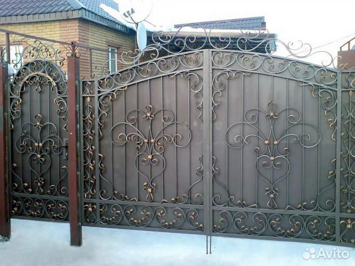 Ворота для частного дома кованые