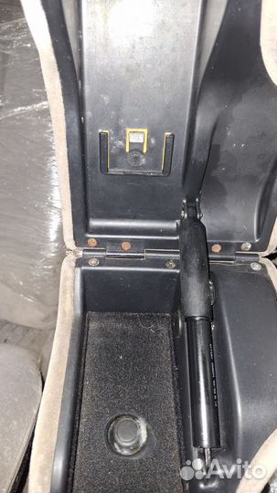 Подлокотник audi a6 с4