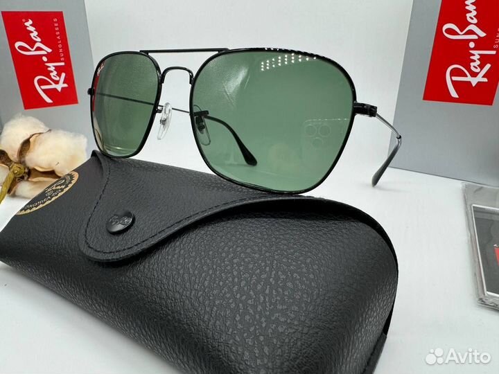 Солнцезащитные очки Ray Ban