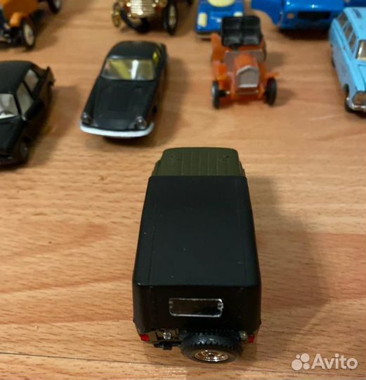 Коллекционная машинка УАЗ 469