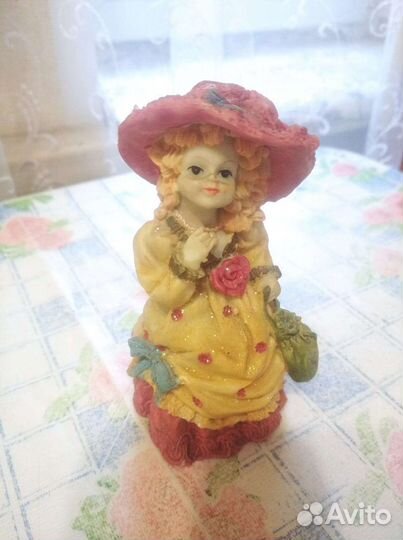 Фарфоровые статуэтки сувениры коллекционирование