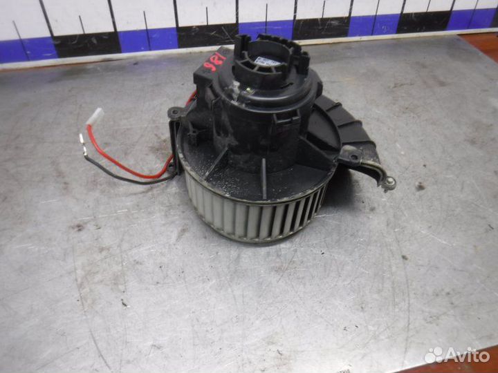 Моторчик отопителя Opel Astra H Z18XER 2008