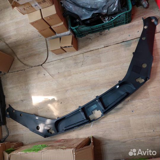 Накладка замка капота для Mercedes 166, 292