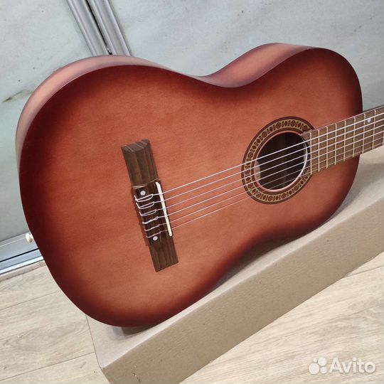 Гитара новая классическая