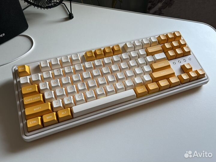 Клавиатура (купи пожалуйста)