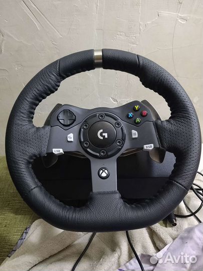 Logitech G920 driving force racing wheel