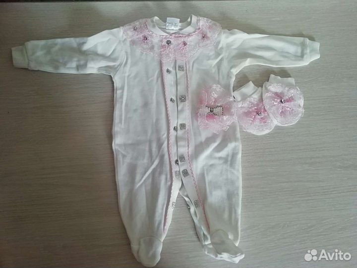 Комплект на выписку для девочки