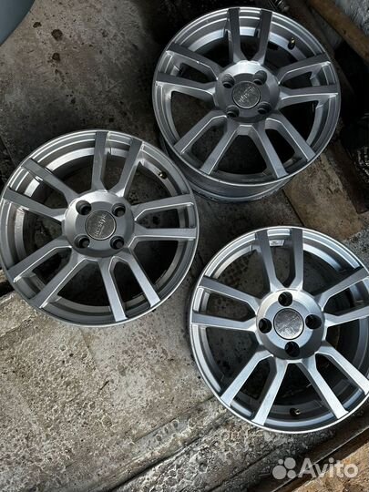 Диски для авто только 3 штуки