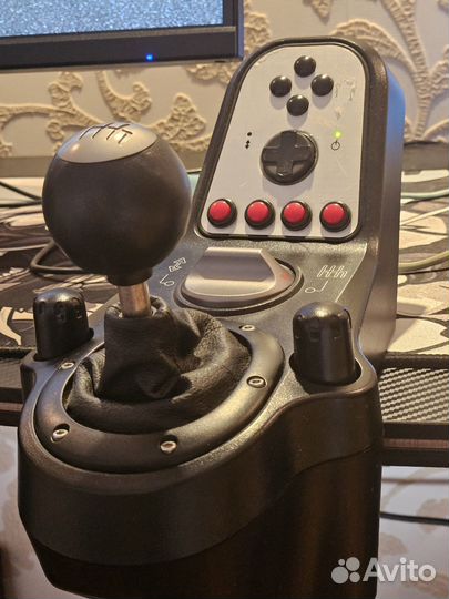 Игровой руль Logitech G25