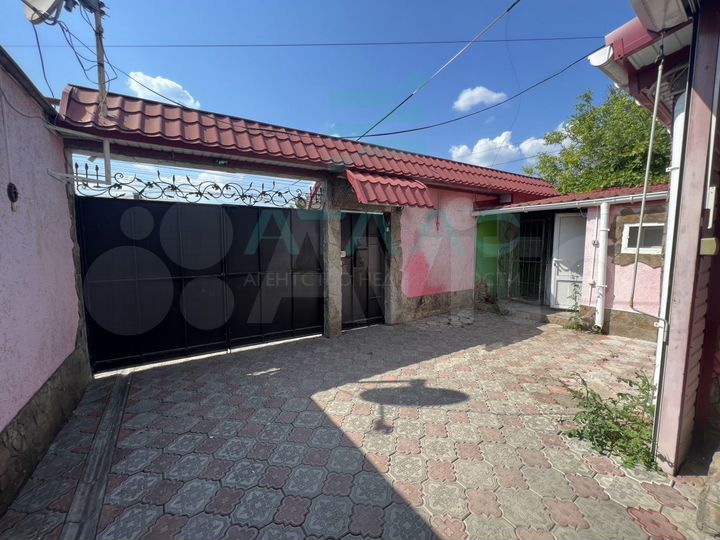 Дом 237 м² на участке 2 сот.