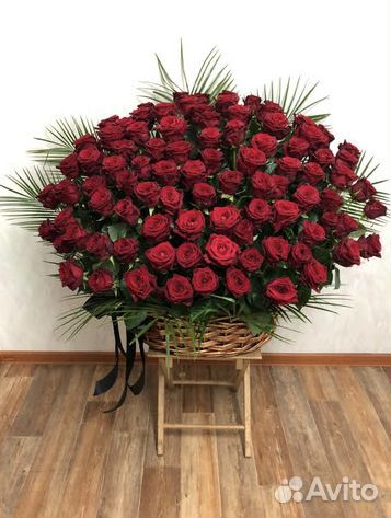 Ритуальные корзины из живых цветов