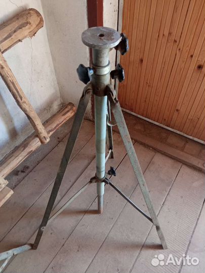 Стойки для акустики