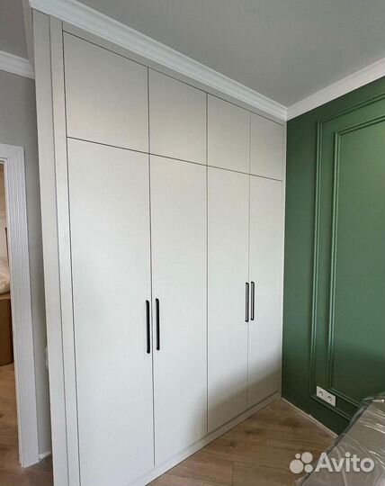 Шкаф распашной