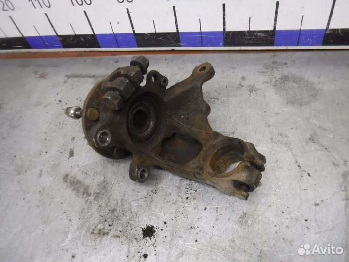 Кулак передний левый Ford Mondeo 2 1.6 1997