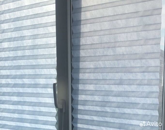Жалюзи самоклеющиеся новые 90*180