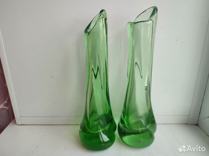 Ваза литое витое зеленое стекло, СССР