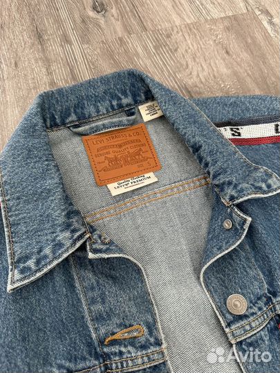 Джинсовая куртка levis женская S