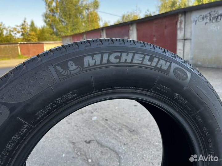 Michelin X-Ice XI3 215/65 R17 99T