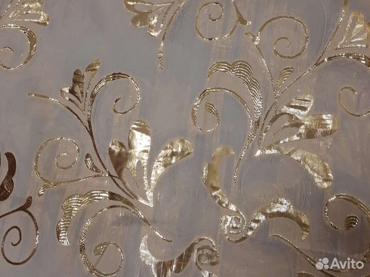 Штора с золотыми цветами