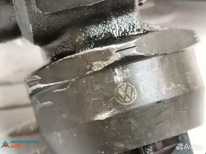 Форсунка Volkswagen Golf 5 2008 038130073AG