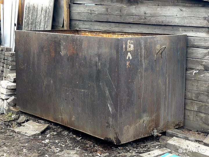 Бак для воды металлический