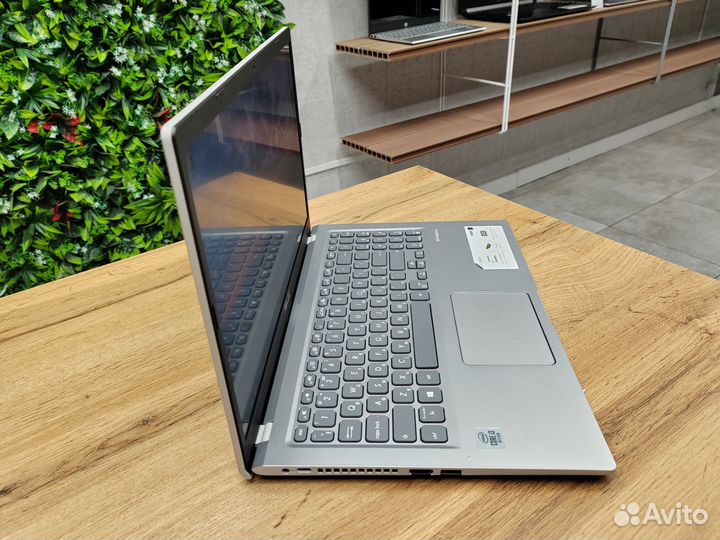 Ноутбук Asus 15.6 IPS/Intel i3/8gb