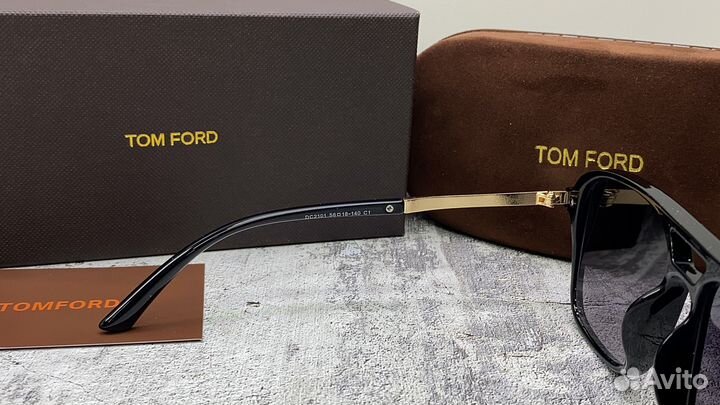 Солнцезащитные очки Tom Ford