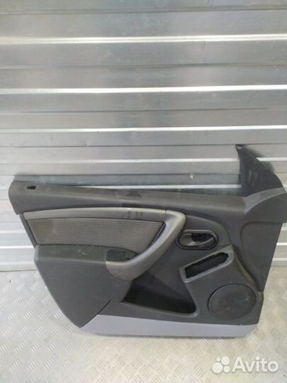 Обшивка двери передняя левая Renault Duster HSA