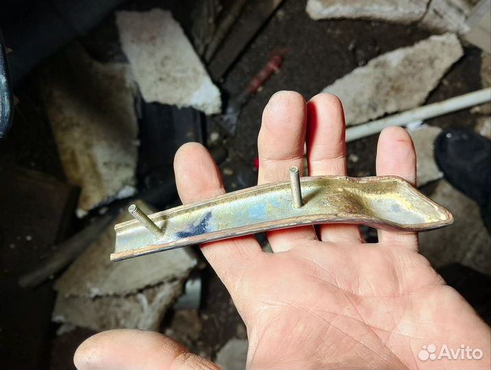 Молдинг в торпедо Mersedes W210