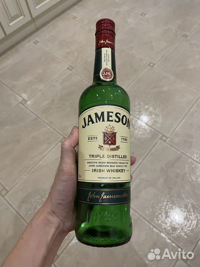 Коробки и бутылки пустые от виски+Macallan