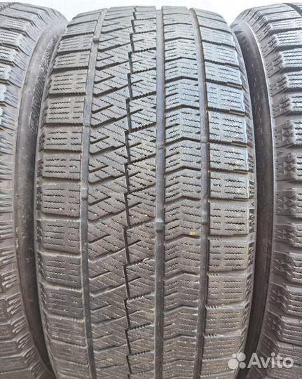 Bridgestone Blizzak VRX2 205/50 R17 99H