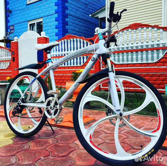 Велосипед на литых дисках