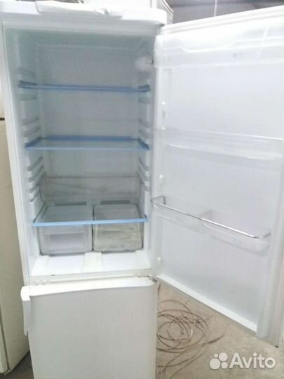 Холодильник Indesit