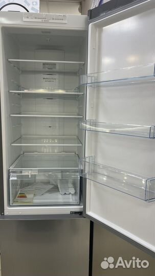 Холодильник Bosch KGN39UL22R новый