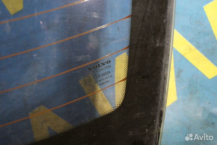 Заднее стекло Volvo S60