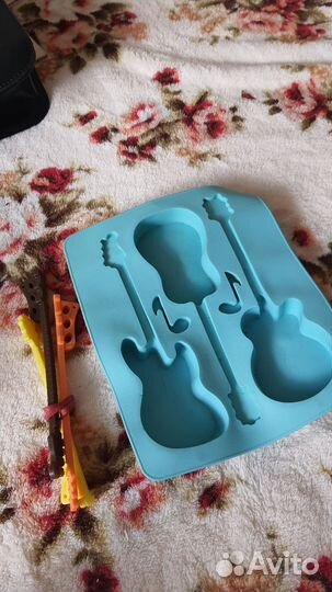 Книги, фотоальбом, сумки, пяльце