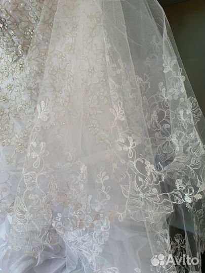 Продаю свадебное платье, фату, перчатки,украшения